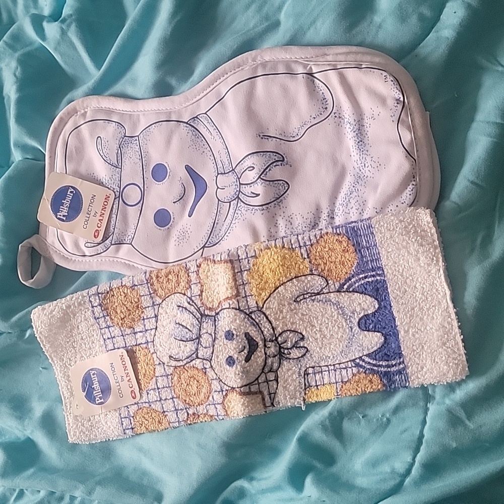 NWT Pilsbury very rare vintage oven mitt and dish towel